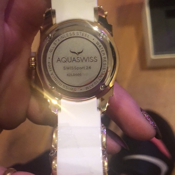 Aquaswiss women’s gold/white watch - Picture 6 of 8